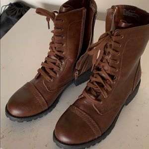 New never worn Arizona boots